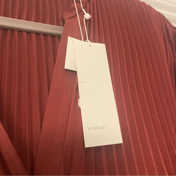 NWT VINCE CHEVRON PLEATED WOMEN BLOUSE SIZE S $295 - Picture 7 of 8